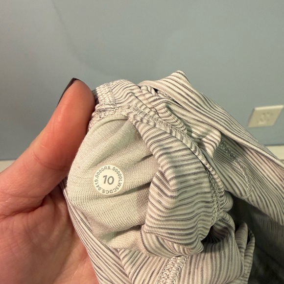 Lululemon align size 10 - Picture 3 of 4
